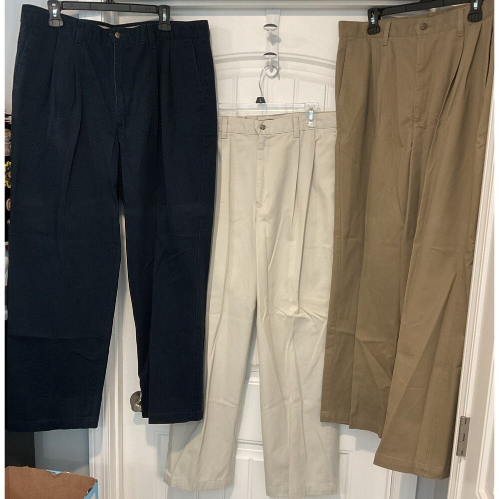 EUC DOCKERS Classic Fit Pleated Twill Wrinkle Free Men’s Khakis Lot Of 3 38x31